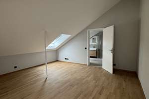 Helle 3 Zimmer Dachwohnung mit Festungsblick – Egloffsteinstraße 2, 97072 Sanderau, Würzburg – Vorschaubild 13