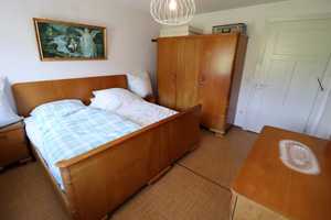 Wohnhaus mit großzügigem Platzangebot, zwei Garagen und wunderschönem Ausblick! – Reutlingen (Kreis) – Vorschaubild 13