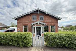 Einfamilienhaus am Deich mit großem Garten, Garage & Klimaanlage – Herzhorn  – Am Deich 9, 25379 Herzhorn – Vorschaubild 1
