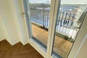 Sehr helle Dachgeschosswohn ung mit Terrasse und einer Süd-West-Ost Aussrichtung! – Moissistraße 31, 12489 Adlershof, Berlin – Vorschaubild 13