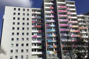 Familienfreundliche 3-Raum-Wohnung mit Balkon - WBS erforderlich! – Krahwinkelstr. 9, 45276 Steele, Essen – Vorschaubild 1