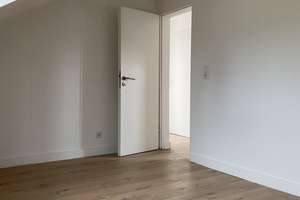 *** Frisch renovierte 2-Zimmer-Dachgeschosswohnung mit einer EBK - günstig & zentral *** – Sattlerstr 4, 42105 Elberfeld, Wuppertal – Vorschaubild 6