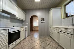 Freistehendes Einfamilienhaus mit Garage, Terrasse und Garten in Maxdorf – Die vollständige Adresse der Immobilie erhältst du vom Anbieter., 67133 Maxdorf – Vorschaubild 2