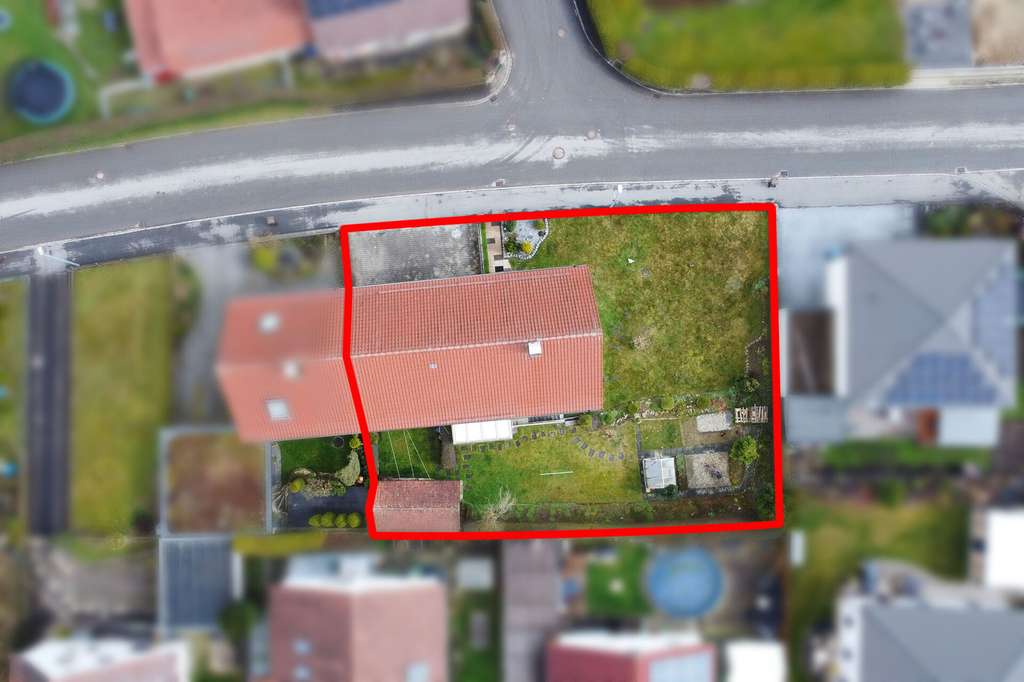 Immobilie in Staig - Ländlicher Charme trifft Möglichkeiten – DHH mit Wintergarten & Ausbaureserve - Bild 1