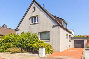 Großzügiges Einfamilienhaus mit Einliegerwohnung in bevorzugter Lage von Bremerhaven Wulsdorf – Die vollständige Adresse der Immobilie erhältst du vom Anbieter., 27572 Wulsdorf, Bremerhaven – Vorschaubild 1
