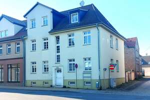 Mehrfamilienhaus mit 4 WE
in zentraler Lage