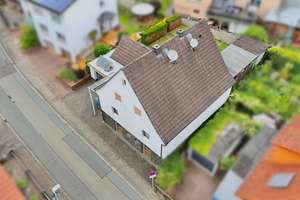 Sonniges Einfamilienhaus mit Garten in Gladenbach OT – Die vollständige Adresse der Immobilie erhältst du vom Anbieter., 35075 Gladenbach – Vorschaubild 2