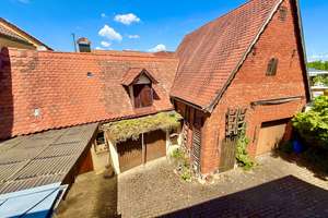 Gepflegtes Einfamilienhaus mit viel Potential in ruhiger Lage von Cadolzburg – Die vollständige Adresse der Immobilie erhältst du vom Anbieter., 90556 Cadolzburg – Vorschaubild 2