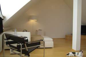 Über den Dächern von St. Johannis – stilvolle 2-Zimmer-DG-Wohnung nahe Burg