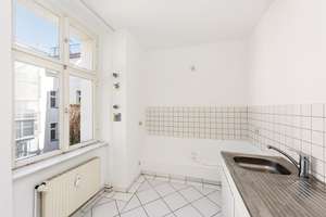 Sofort bezugsfreie 1 Zimmer Wohnung im sanierten Altbau mit Dielen und Fahrstuhl  (provisionsfrei) – Schustehrusstraße 29, 10585 Charlottenburg, Berlin – Vorschaubild 9