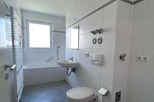 Ihr neues Zuhause: Renoviert, mit Balkon und neuer Einbauküche – Von-Stauffenberg-Straße 98, 82008 Unterhaching – Vorschaubild 7