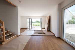 Willkommen in Ihrem neuen Zuhause. Sonne pur! Loggia und Garten in Süd-Ausrichtung. – Christoph-Probst-Straße 36, 85221 Dachau (Kreis) – Vorschaubild 3
