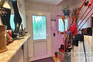 Reihenmittelhaus mit idyllisch gelegenem Garten in Engstingen
Mit zusätzlicher Garage und Stellplat – Die vollständige Adresse der Immobilie erhältst du vom Anbieter., 72829 Engstingen – Vorschaubild 8