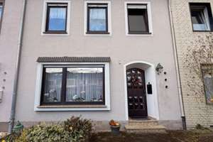 REIHENMITTELHAUS mit Garten in zentraler Lage
