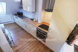 Seitlich Taunusstr.: 2-Zimmer-Wohnung in schön saniertem Altbau m. Einbauküche u. Carport – Adlerstr. 71, 65183 Mitte, Wiesbaden – Vorschaubild 3