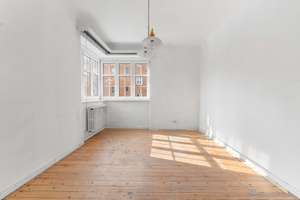 Altbaucharme in Tempelhof – helles Zuhause mit Südwestlicht und Dielenboden – Die vollständige Adresse der Immobilie erhältst du vom Anbieter., 12103 Tempelhof, Berlin – Vorschaubild 3