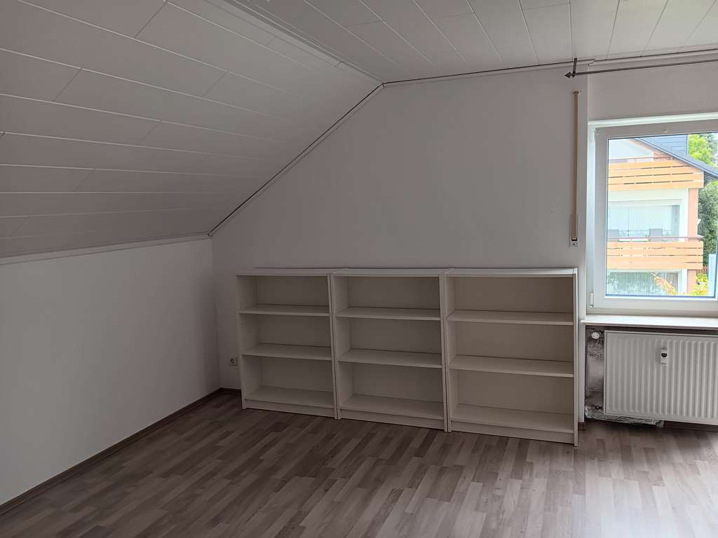 Immobilie in Bad Dürrheim - Gemütliche 2-Zimmer-Dachgeschoßwohnung in sehr ruhiger Lage in der Kurstadt Bad Dürrheim - Bild 2
