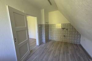 3-Zimmer-Mietwohnung im Dachgeschoss in Solingen-Merscheid – Die vollständige Adresse der Immobilie erhältst du vom Anbieter., 42697 Ohligs/Aufderhöhe/Merscheid, Solingen – Vorschaubild 5