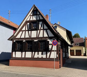 Zwei Häuser, eine Scheune und unzählige Möglichkeiten!
