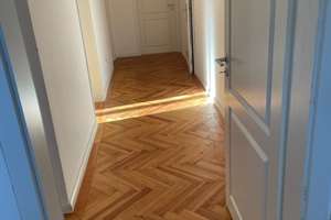 Geschmackvolle 3-Zimmer-DG-Wohnung mit Balkon und Einbauküche in Riemerling – Die vollständige Adresse der Immobilie erhältst du vom Anbieter., 81825 Berg am Laim Ost, München – Vorschaubild 2