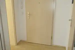 Offene Küche mit kompletter EBK - Fensterbad - Balkon - Abstellraum – Carl-von-Ossietzky-Straße 42, 9126 Chemnitz – Vorschaubild 18