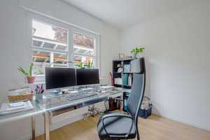 Zeitlos schön: Modernisiertes Haus mit Garten, Pool, Garage, effizienter Heizung & PV-Anlage – Potsdam-Mittelmark (Kreis) – Vorschaubild 8