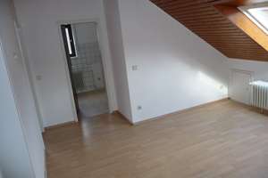Geräumige 2 1/2-Zimmer-Dachgeschosswohnung in ruhiger Wohnlage von KA-Grötzingen – Die vollständige Adresse der Immobilie erhältst du vom Anbieter., 76229 Grötzingen, Karlsruhe – Vorschaubild 4