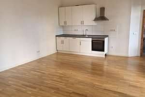 Schöne 2-Raumwohnung mit Eichenparkett und EBK