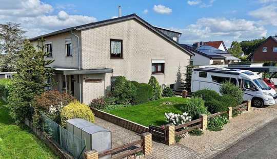 Bild von Feldrandlage: 3-Zimmer-Wohnhaus mit Keller, Garten und Garage