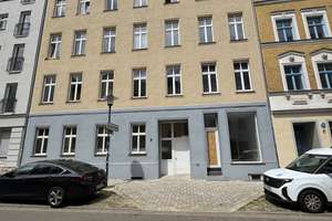 Sanierte 1-ZKB-Wohnung die auch als Büro nutzbar sein könnte ist