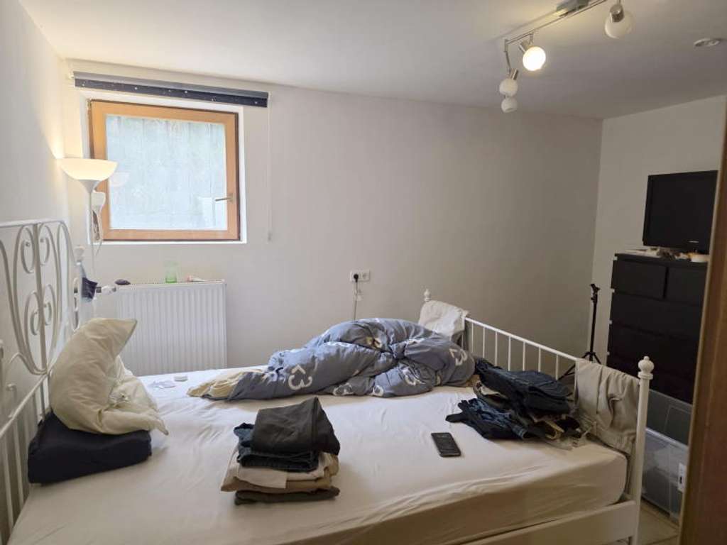 Immobilie in Hochspeyer - Modernes Mehrgenerationenhus mit großem Garten und Terrasse soie Stellplatz - Bild 4