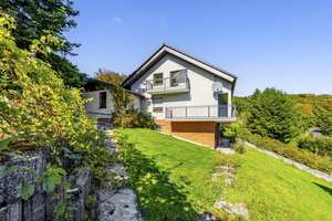 Großzügiges Ein-/ Zweifamilienhaus in ländlicher Grünlage – Die vollständige Adresse der Immobilie erhältst du vom Anbieter., 42855 Lüttringhausen West, Remscheid – Vorschaubild 2