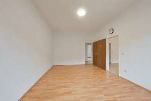 Stilvolle 2-Zimmer-Altbauwohnung mit hohen Decken, großer Wohnküche & Balkon – Die vollständige Adresse der Immobilie erhältst du vom Anbieter., 90459 Galgenhof, Nürnberg – Vorschaubild 3