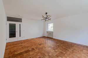 3-Zimmer ETW mit großem Balkon ins Grüne am Romanplatz, zwischen Schlosspark und Hirschgarten – Die vollständige Adresse der Immobilie erhältst du vom Anbieter., 80639 Nymphenburg, München – Vorschaubild 2