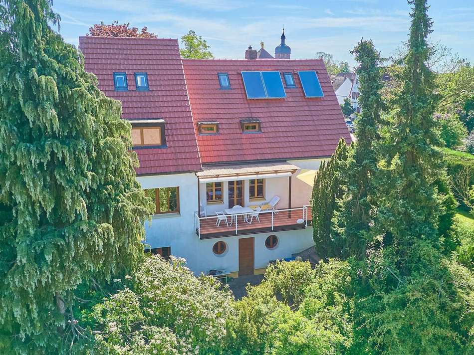 Seite mit Blick auf Felder