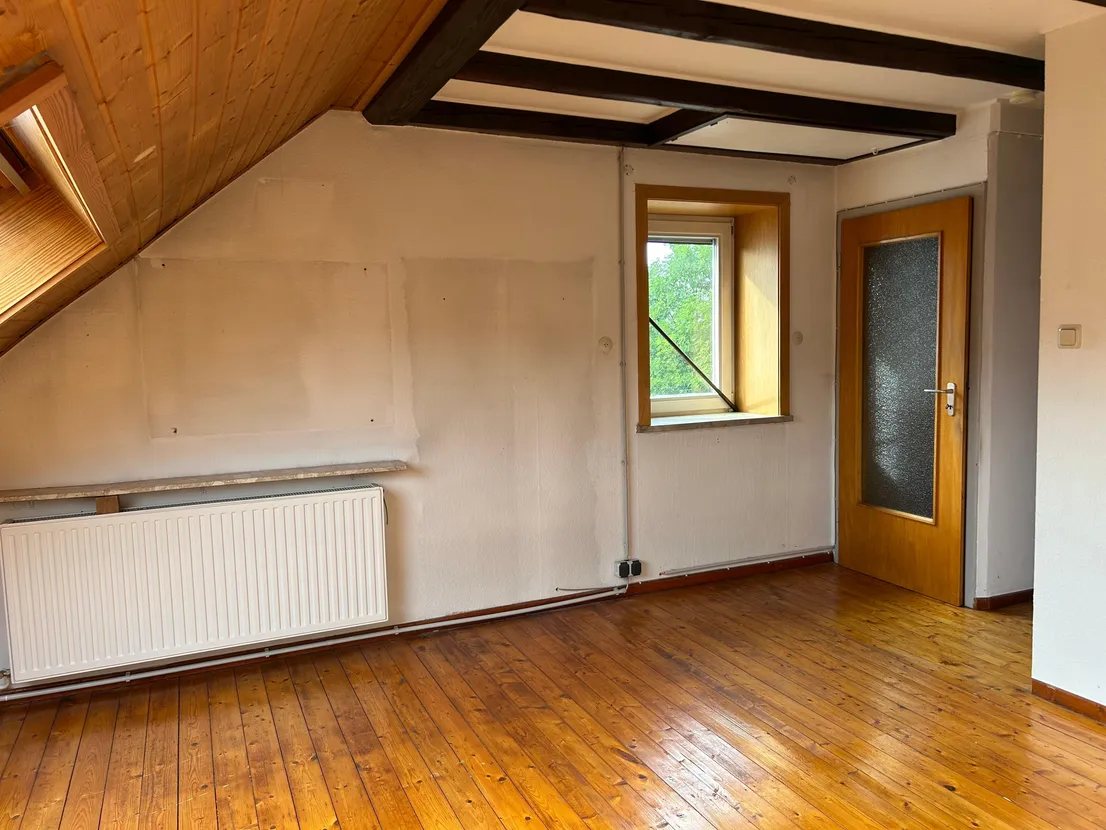 Gemütliches Reihenendhaus mit XL-Dachterrasse, Terrasse, Garten und zwei Garagen – 2.Kinderzimmer