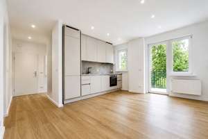 Erstbezug nach Kernsanierung: 2-Zimmer-Wohnung mit Balkon und Terrasse in direkter Parklage – Die vollständige Adresse der Immobilie erhältst du vom Anbieter., 10439 Prenzlauer Berg, Berlin – Vorschaubild 2