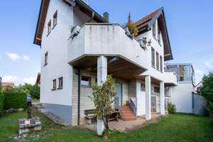Großzügiges Einfamilienhaus mit Einliegerwohnung, 3 Garagen in ruhiger Lage – Die vollständige Adresse der Immobilie erhältst du vom Anbieter., 89150 Laichingen – Vorschaubild 2