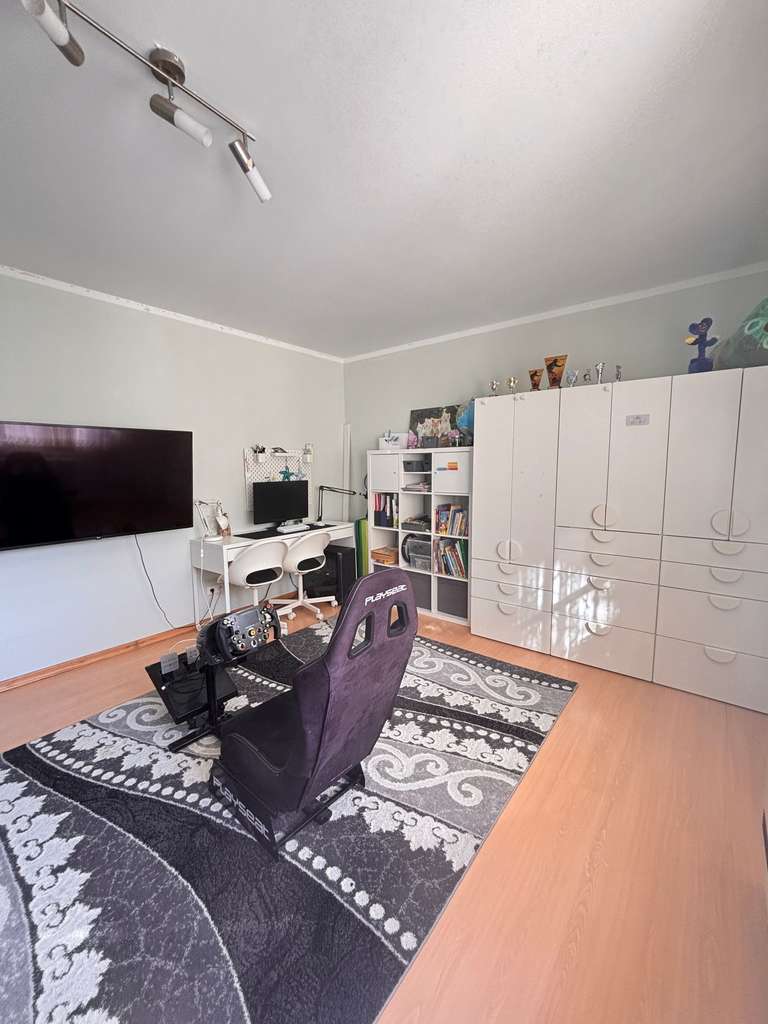Immobilie in Mönsheim - Helle 4-Zimmer-Wohnung mit Balkon, Einbauküche und TG-Stellplatz - Bild 4