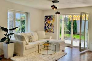 Top Möbliert / Fully furnished: Elegante 3-Zi-Gartenwohung, WLAN, Home Office, TG-Stellplatz