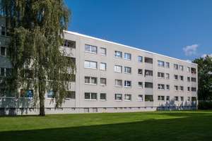 Lichtdurchflutete Wohnung mit Charme – Großes Wohnzimmer, Tageslichtbad, Loggia – Klausenerstr. 8, 38444 Detmerode, Wolfsburg – Vorschaubild 1