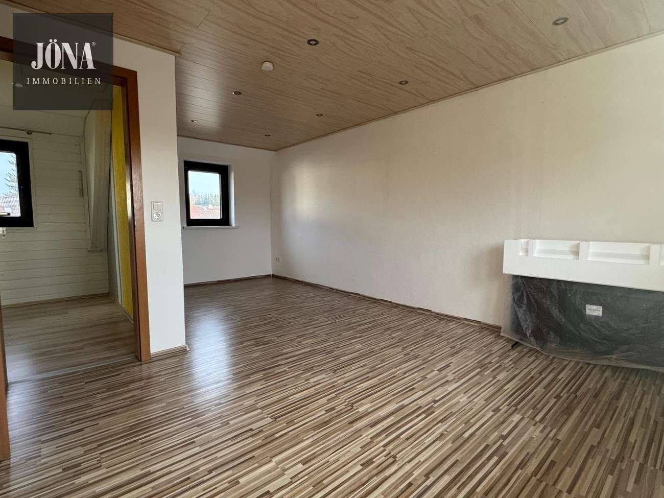 Immobilie in Marktleugast - Liebevoll sanierte Immobilie mit  großem Garten und Doppelgarage in ruhiger Wohnlage - Bild 4