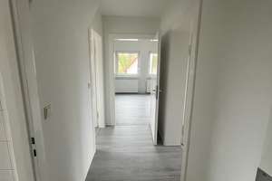 Frisch renovierte 2-Zimmer-Dachgeschosswohnung – ideal für Pendler in Salzgitter-Thiede – Pappeldamm 99, 38239 Thiede, Salzgitter – Vorschaubild 8