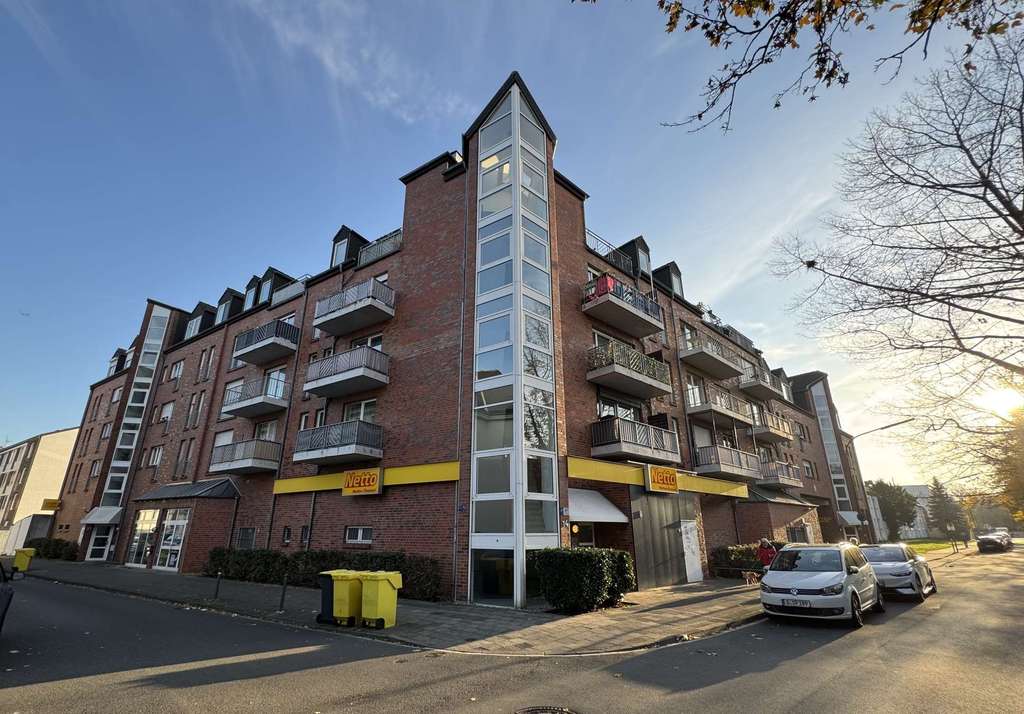 Neuss-Dreikönigenviertel I moderne 2-Zim. Wohnung – bodentiefe Fenster, Balkon & Tiefgaragenplatz