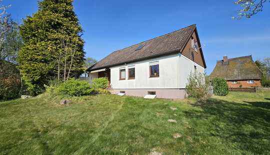 Bild von Bungalow aus erster Hand! Renovieren oder doch Neubau?