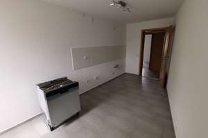 stilvolle 2-Zimmer-DG-Wohnung mit Einbauküche in Augsburg – Jakoberstraße 1, 86152 Jakobervorstadt-Nord, Augsburg – Vorschaubild 7