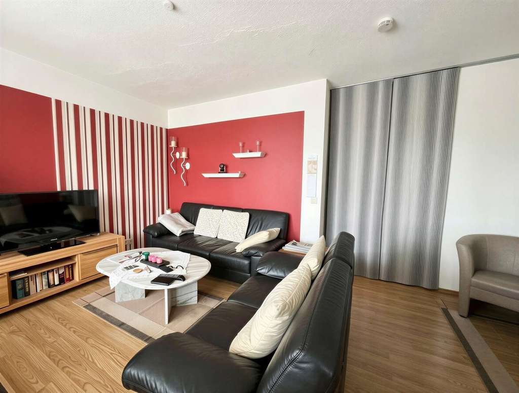 Immobilie in Bad Rodach - Wohnen wo andere Urlaub machen: Attraktive 2-Zi.-Wohnung mit Balkon und Stellplatz in Bad Rodach - Bild 1