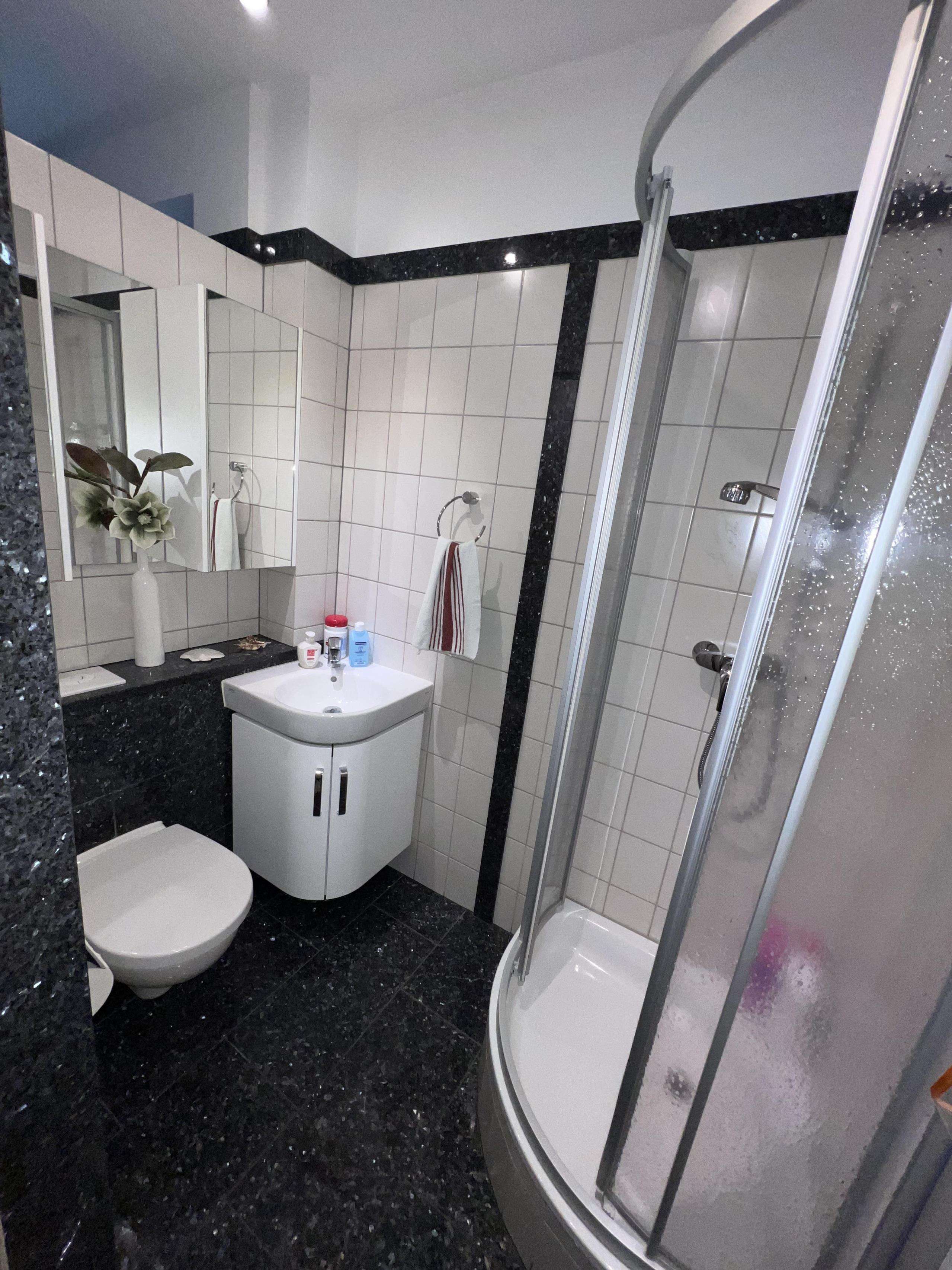 Immobilie in Neukirchen/Erzgebirge - Wohnen, Büro und Praxis in einem! - Bild 4