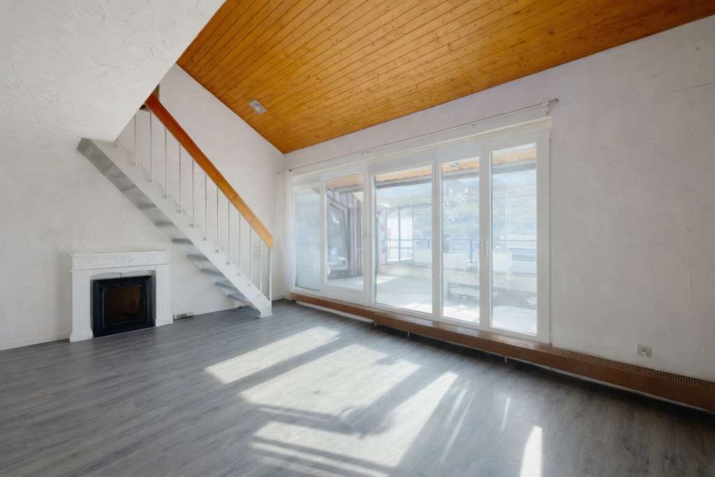 Immobilie in Kirchheim unter Teck - Großzügige Galerie-Maisonette in grüner Stadtrandlage - Bild 1