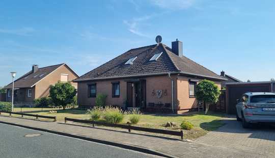 Bild von Attraktiver Walmdachbungalow mit viel Potenzial!